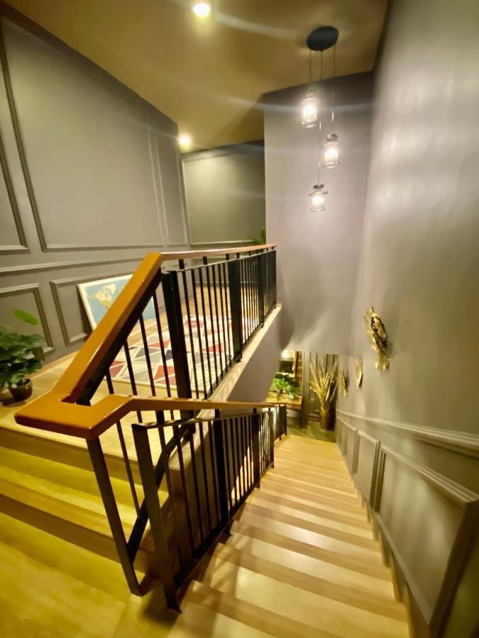 Faizal Madhi Homestay Kuching Exterior foto