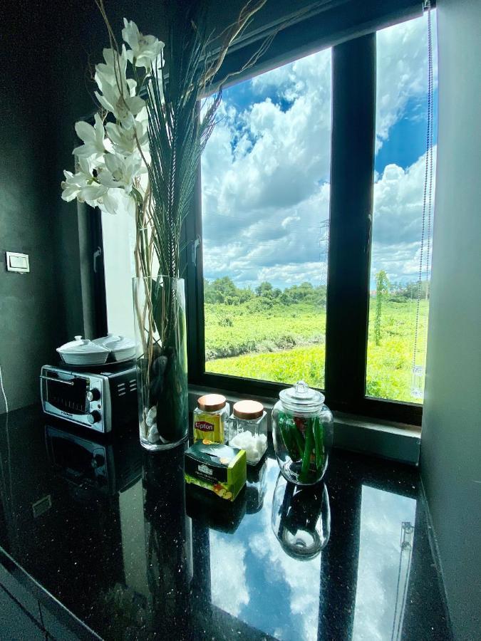 Faizal Madhi Homestay Kuching Exterior foto